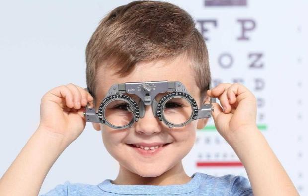Как улучшить зрение ребенка?