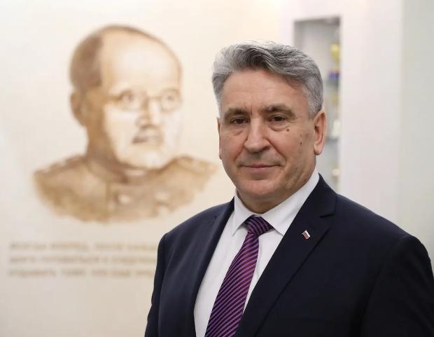 Поздравление Ивана Петровича Мошурова с днем рождения клиники!